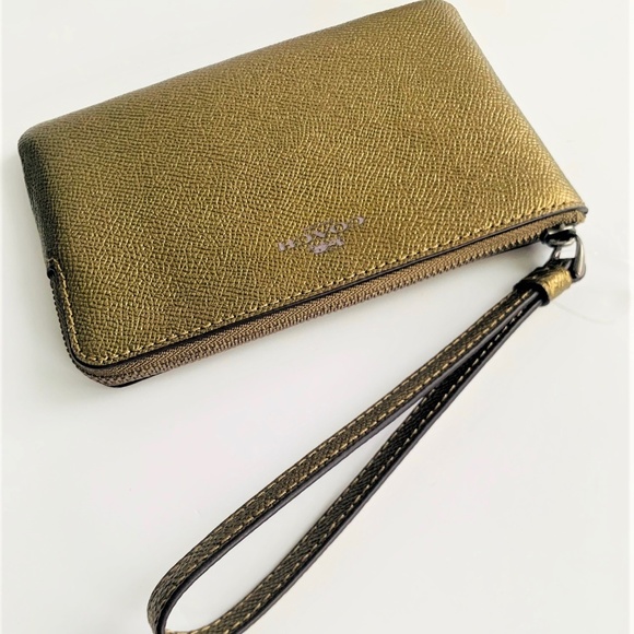 NWT Coach Corner Zip Wristlet Metallic Leather - Picture 3 of 4